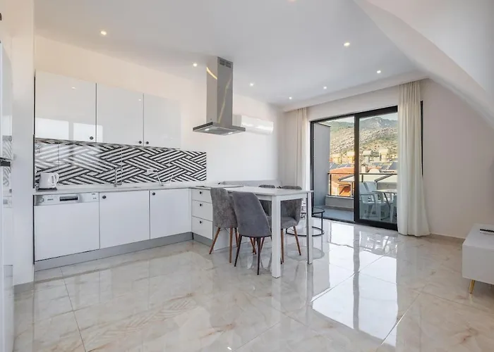 Duplex In The Heart Of Cleopatra, 200m To The *