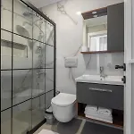 Duplex In The Heart Of Cleopatra, 200m To The